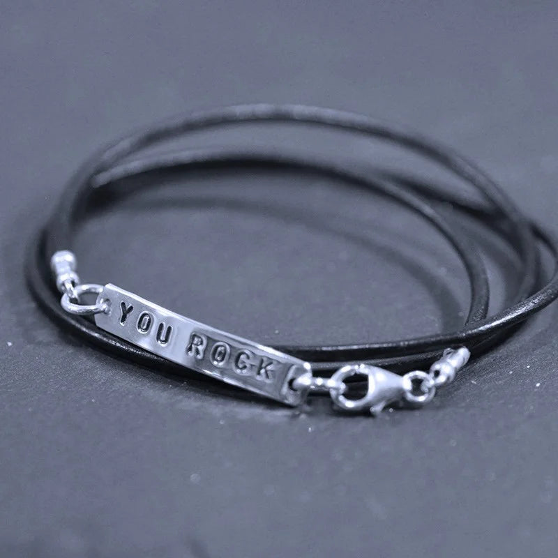 Tag armband, läderarmband med personligt stämplat silverbricka