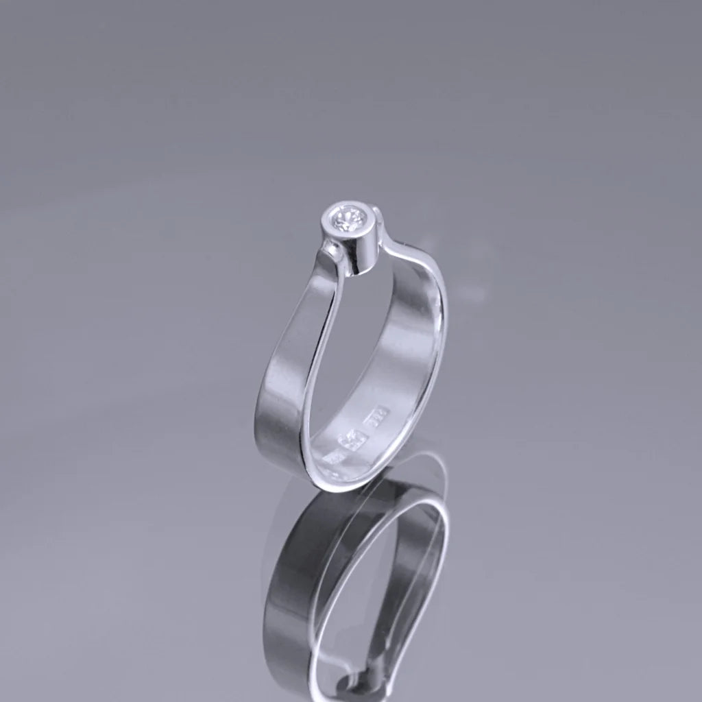 Dot Ring Star Vit guld - Handgjord - Sweden - Guld 18K