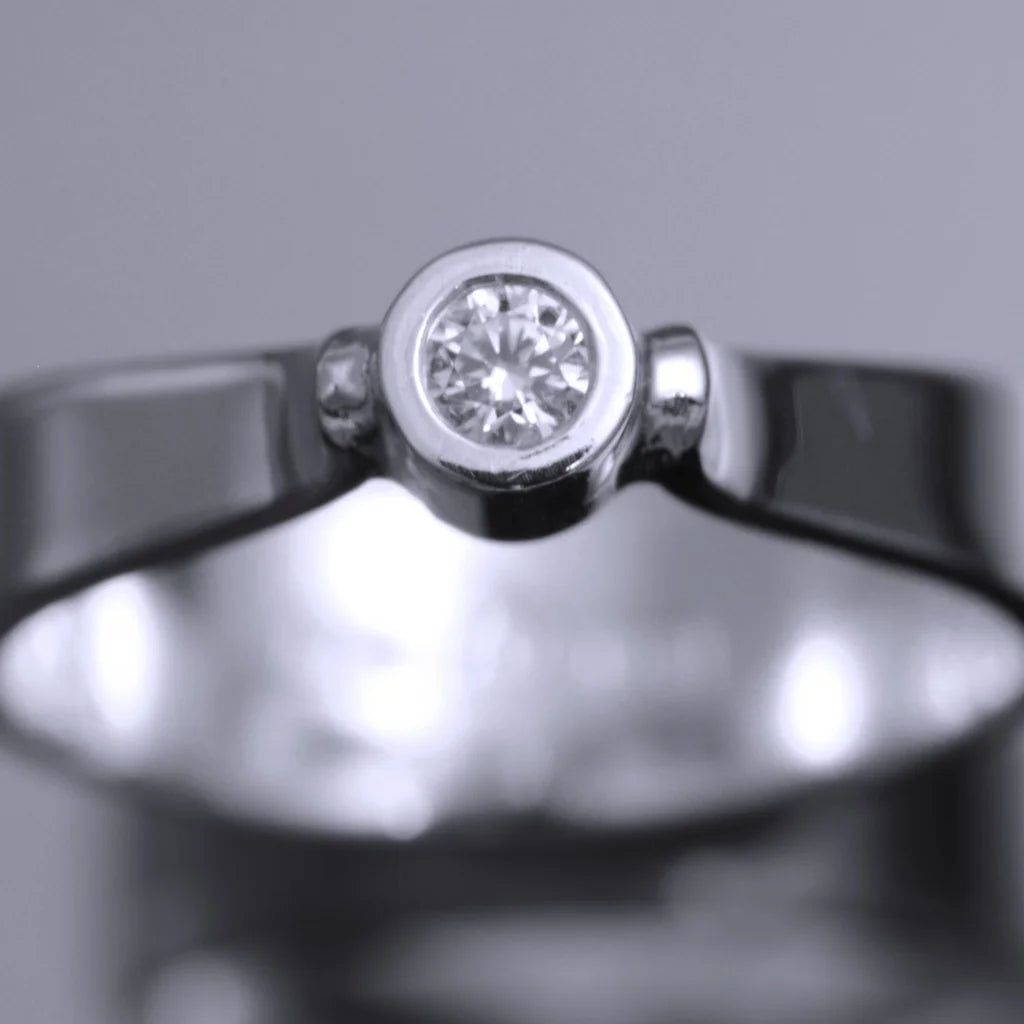 Dot Ring Star Vit guld - Handgjord - Sweden - Guld 18K