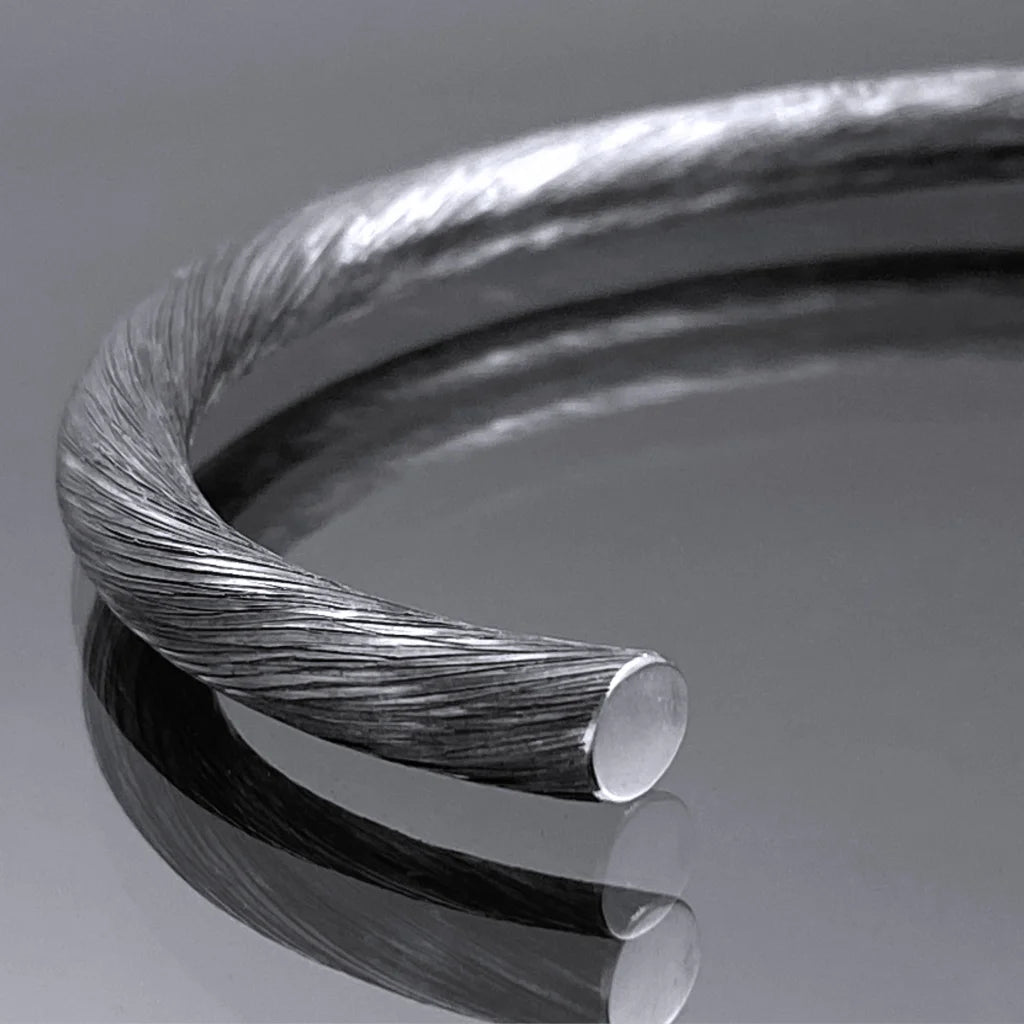 Riven armband oxiderat - Handgjord - Sweden - Sterling